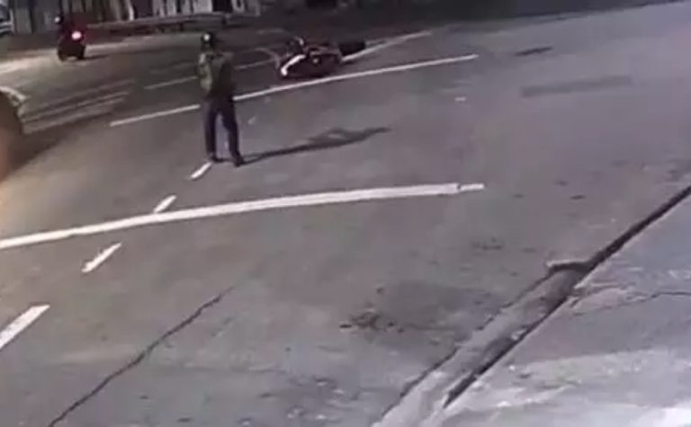 Adolescente é baleado após tentar assaltar policial aposentado no trânsito de SP