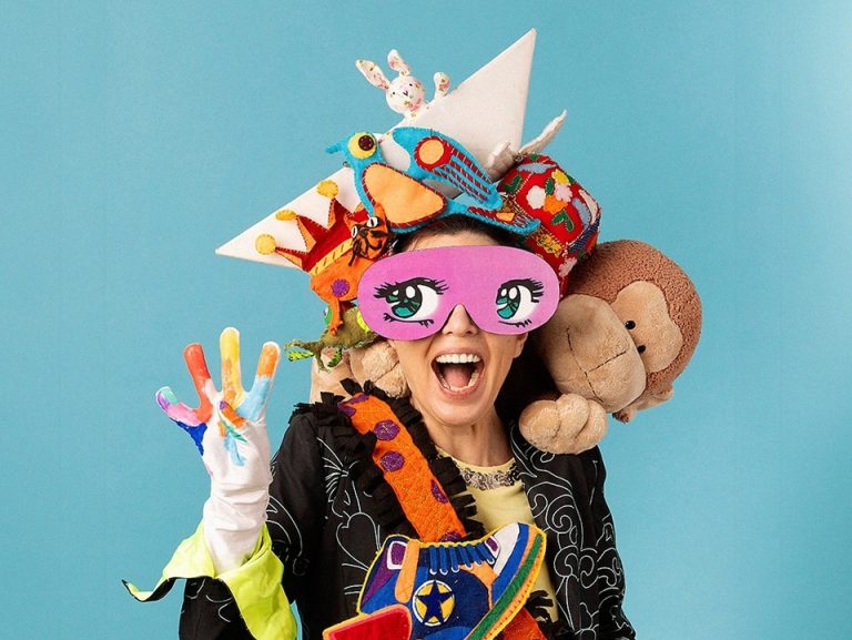 Adriana Partimpim comemora 21 anos do personagem infantil com show em Olinda