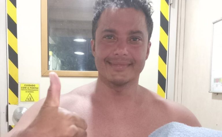 ‘Alívio muito grande’, diz mãe de empresário resgatado após desaparecer no mar