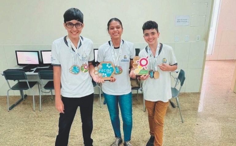 Alunos de Guarapari criam óculos que “detectam” sono