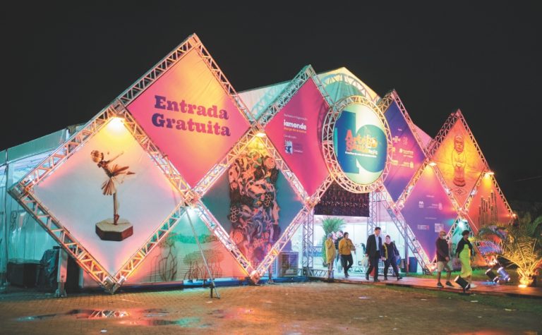 Arte de todo o País toma conta da Praça do Papa na 13ª ArteSanto
