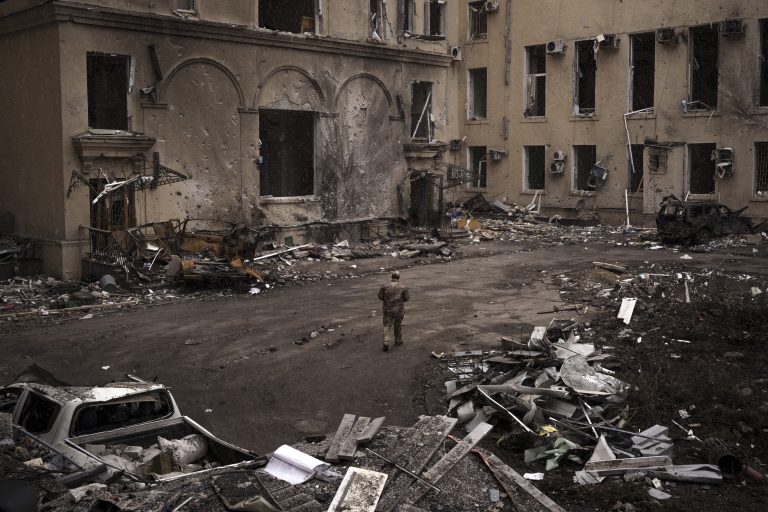 Ataque noturno da Rússia deixa ao menos 5 pessoas mortas na Ucrânia