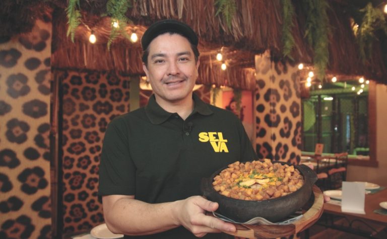 Camarão Capixaba: arroz cremoso que une moqueca e banana