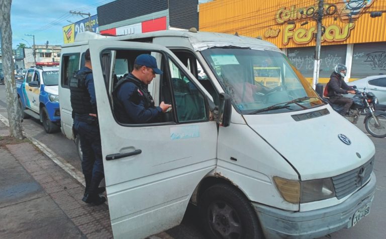 “Choque de ordem” contra o transporte clandestino em Vila Velha