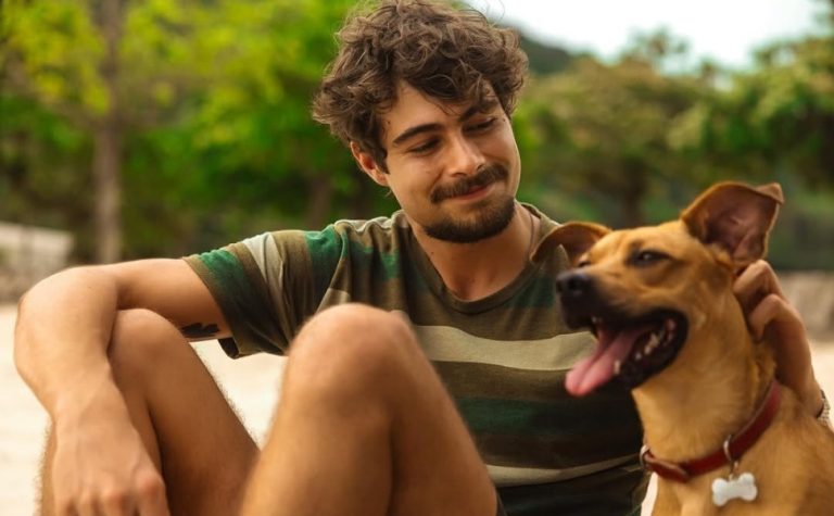 Com Rafael Vitti, ‘Caramelo’ põe cão que virou símbolo do Brasil em destaque