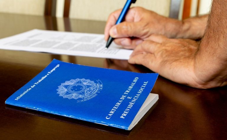 Desemprego fica em 5,6% até setembro, menor taxa da série histórica