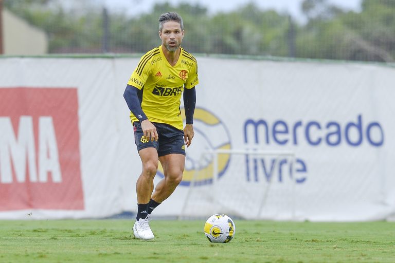 Diego responde a Abel e diz que Palmeiras tentou atravessar ida ao Flamengo