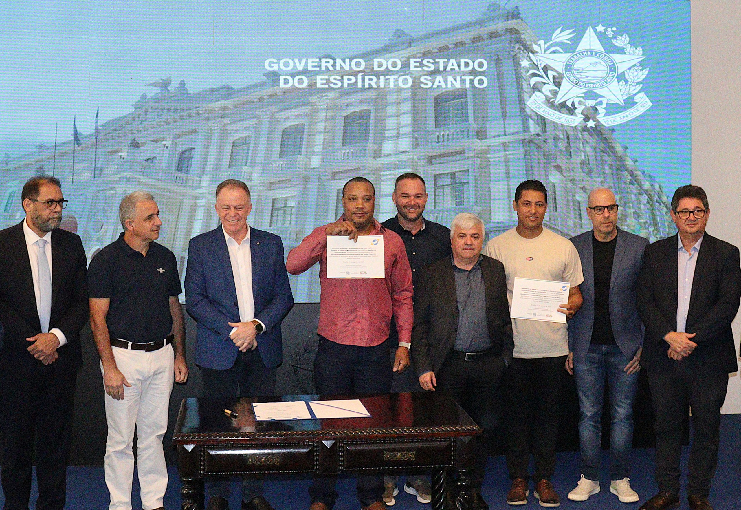 ES faz adesão à plataforma para fortalecer economia