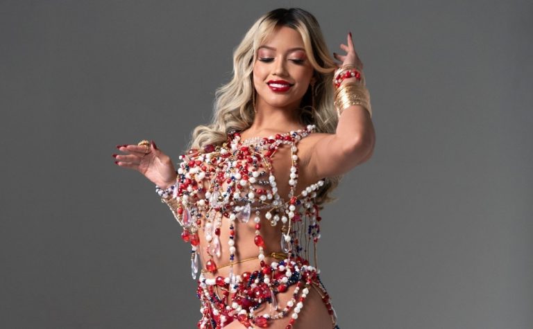 Empresária é nova rainha de bateria da Pega no Samba