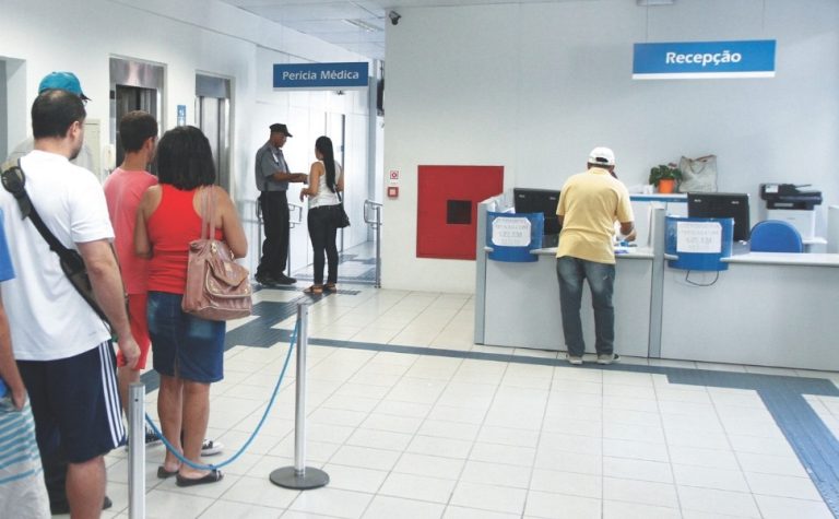 Especialistas preveem fila de 3 milhões por benefícios após suspensão no INSS