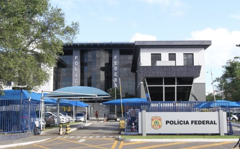Esquema de repasse de ordens de criminosos presos a facções no ES é alvo da PF
