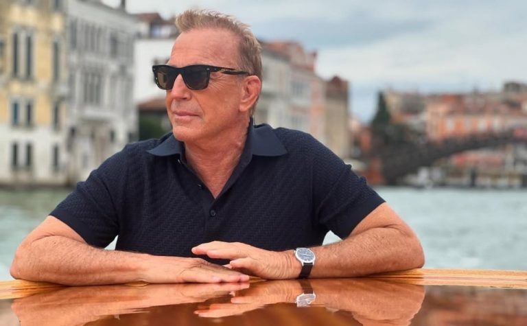 Ex-mulher de Kevin Costner se casa com melhor amigo e vizinho do ator