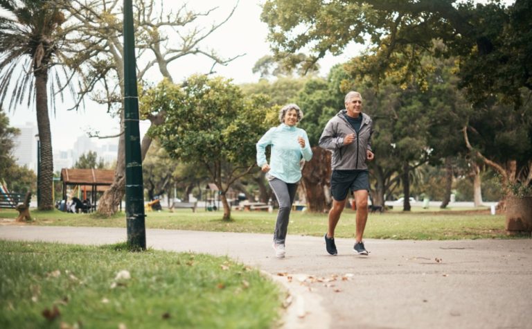 Expectativa de vida: pessoas vivem mais, mas nem sempre com saúde