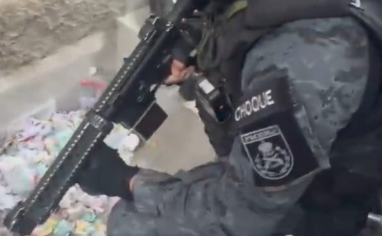 Facção lança bombas por drones no RJ em retaliação à ação policial; veja vídeo
