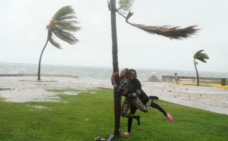 Furacão Melissa atinge Jamaica e pode ser a ‘tempestade do século’