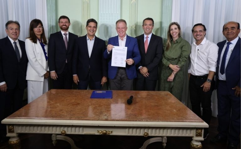 Governo do ES firma contrato para sistema de esgotamento sanitário em 43 cidades