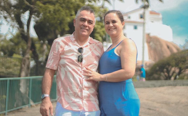 Grávida, mulher de comerciante morto em acidente lamenta: “Continuar o legado”
