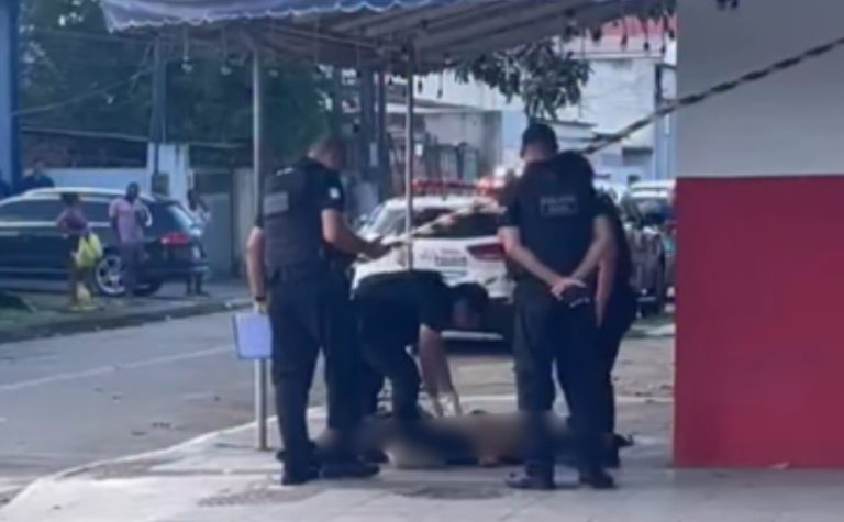 Homem em situação de rua é encontrado morto em calçada na Serra