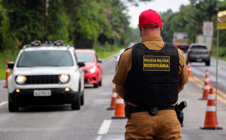Justiça afasta 10 policiais rodoviários por propinas via Pix de motoristas