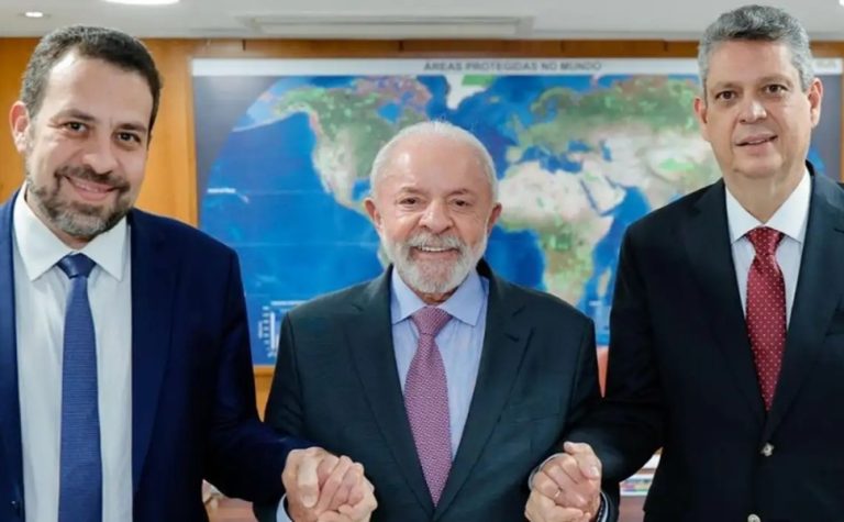 Lula confirma Boulos ministro da Secretaria-Geral da Presidência