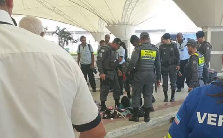 Motorista de ônibus é esfaqueado dentro de Terminal em Vila Velha