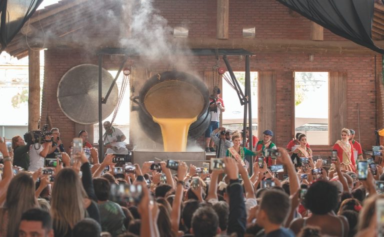 Música, gastronomia e desfiles em Venda Nova do Imigrante