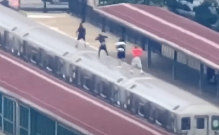 O que é ‘surfe no metrô’, desafio fatal das redes que assusta governo de NY