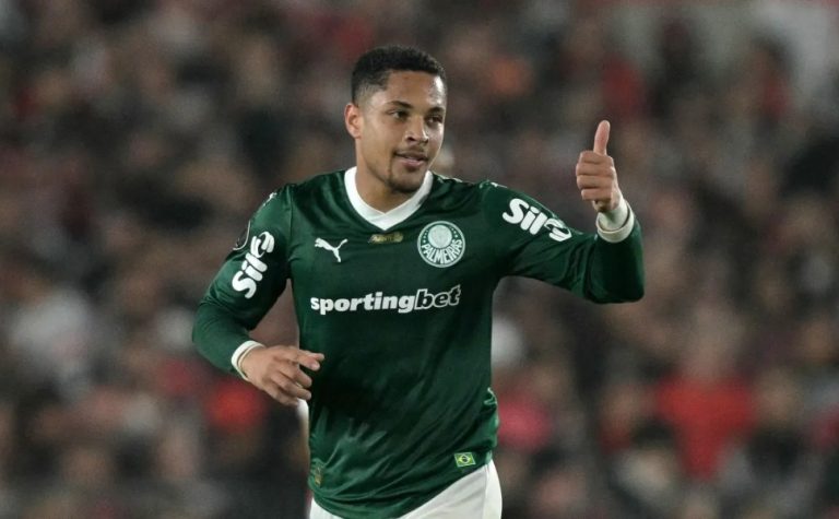 Palmeiras pode perder Vitor Roque para reta final do Brasileirão por gancho