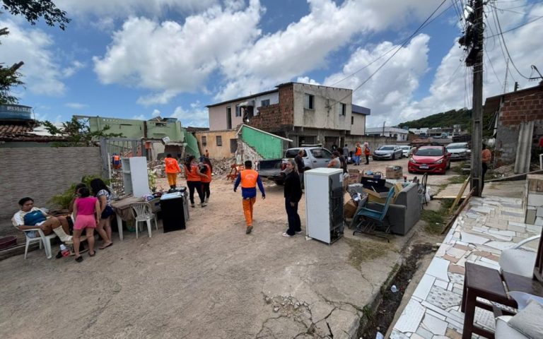 “Pedi a Jesus que botasse a mão”, diz sobrevivente de explosão em Olinda