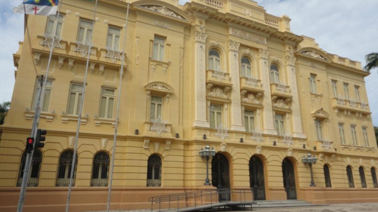 Pernambuco antecipa ponto facultativo do Dia do Servidor Público
