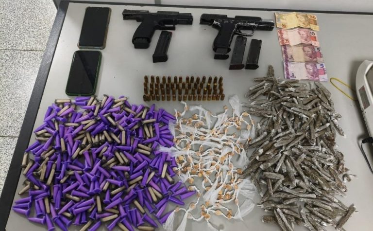 Polícia apreende drogas e armas em meio à guerra do tráfico na Serra