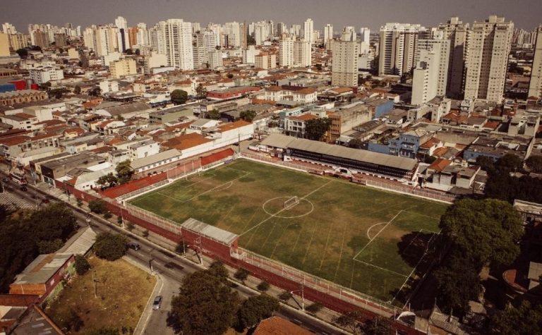 Polícia investiga desvio milionário no estádio do gol mais bonito de Pelé