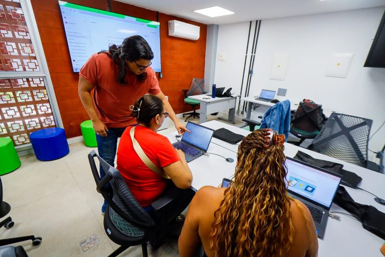 Prefeitura do Recife oferece cursos de qualificação profissional e inclusão digital