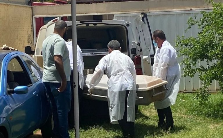 Presa por matar namorado com 40 tesouradas pode também ter matado ex-marido