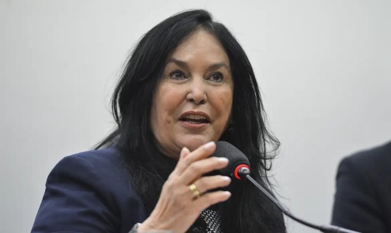 Rose de Freitas está firme no tabuleiro