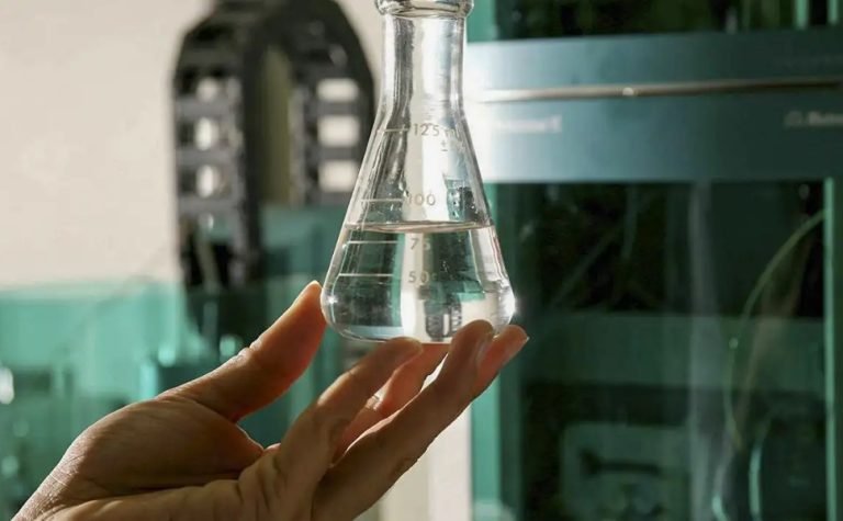 Brasil confirma 41 casos e 8 mortes por intoxicação com metanol
