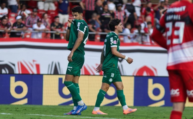 São Paulo sai na frente, mas toma virada do Palmeiras no Morumbis com polêmica