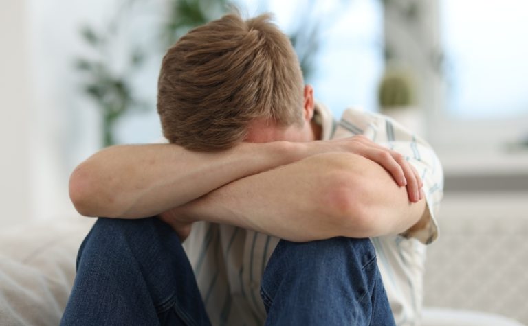 Saúde mental: vergonha de buscar ajuda ainda é grande entre os jovens