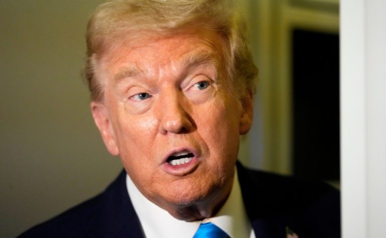 Tarifas podem ser negociadas muito rapidamente, diz Trump sobre reunião com Lula