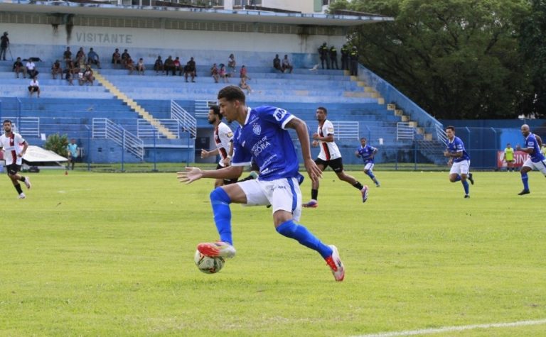 Vitória renova com revelação e contrata ex-goleiro do Cruzeiro