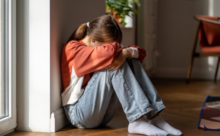 Pensão para filhos de vítimas de feminicídio deve começar em dezembro