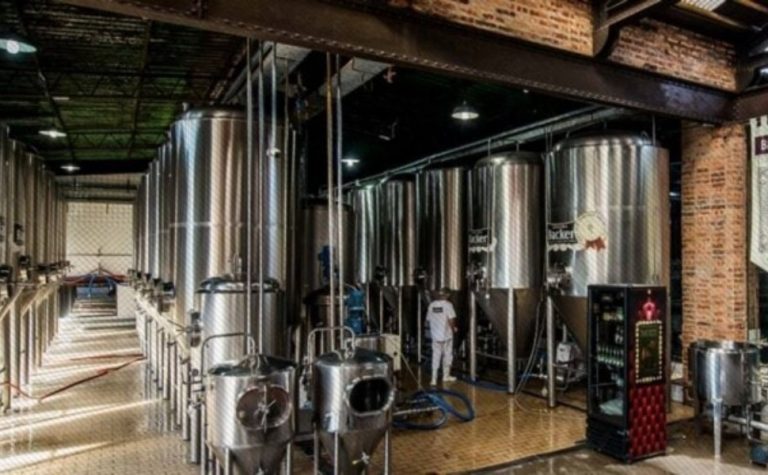 Acusados do caso da cervejaria Backer são absolvidos por falta de provas