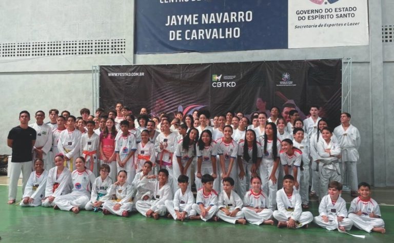 Alunos de projeto social brilham no taekwondo