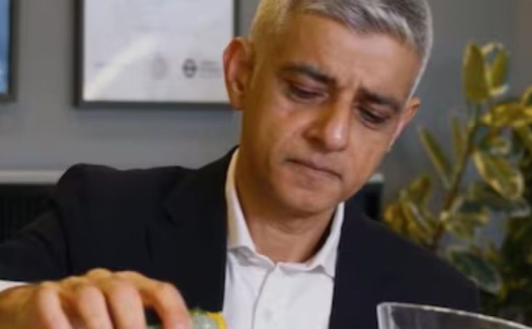 Após viralizar ao chamar Guaraná de ‘horrível’, prefeito de Londres muda de opinião