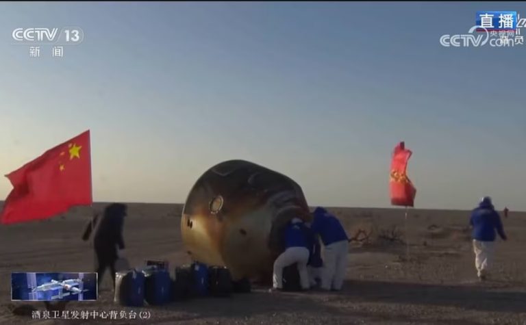 Astronautas chineses retornam à Terra após mais de seis meses no espaço