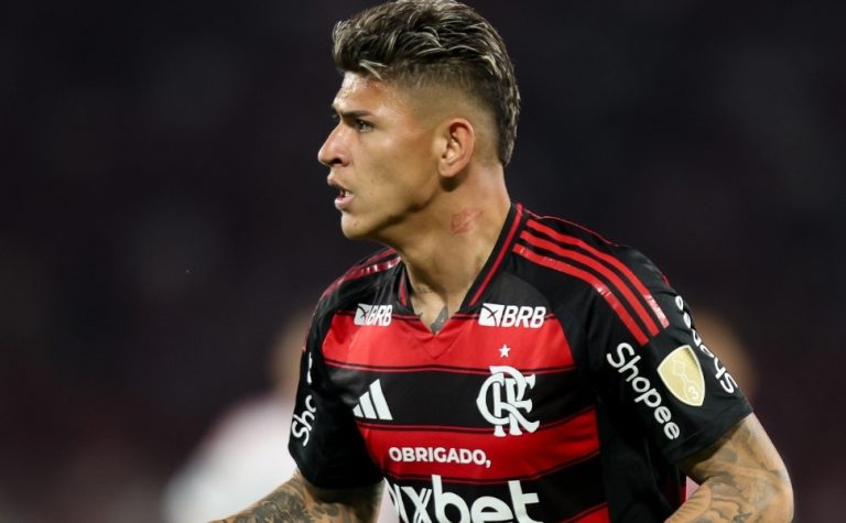 Carrascal é relacionado contra São Paulo e reduz problemas do Flamengo