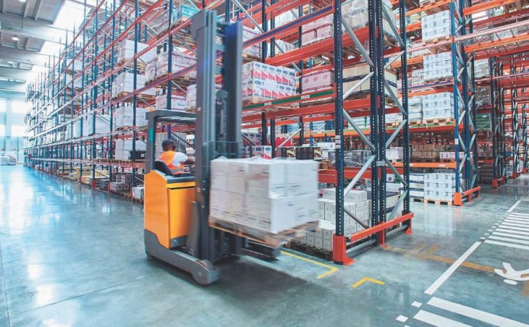 Distribuição de produtos: alugar galpão logístico no ES custa até R$ 3 milhões