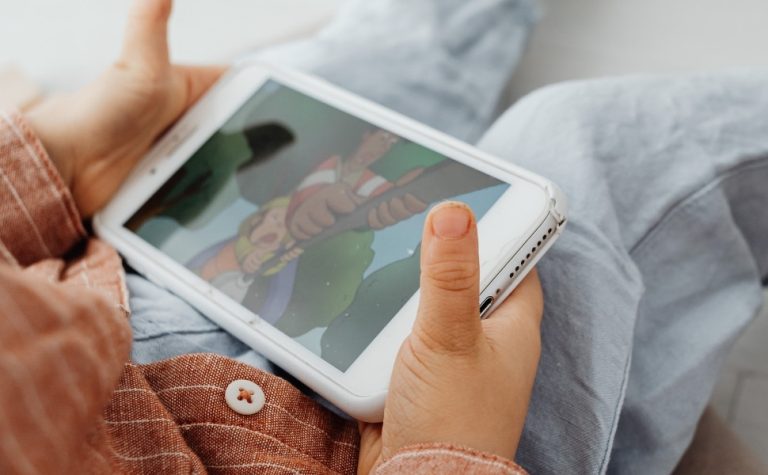 ECA digital entra em vigor em cinco meses, mas ainda não se sabe como aferir idade