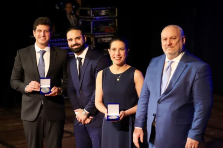Evento no Teatro Santa Isabel celebra os 200 anos do Diario de Pernambuco