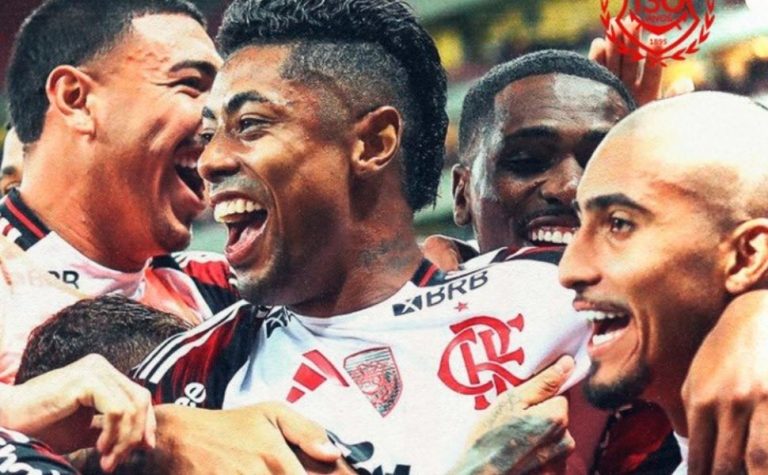 Flamengo aproveita expulsões, rebaixa Sport, assume ponta e seca Palmeiras